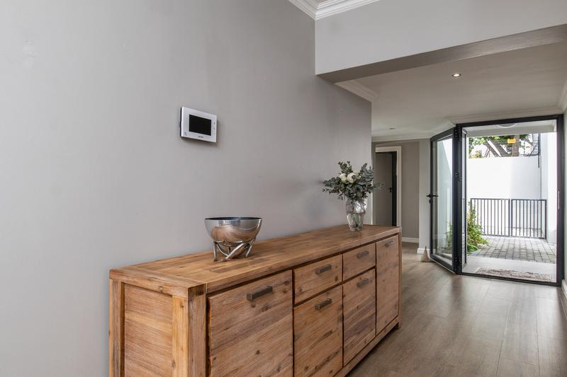 5 Bedroom Property for Sale in Constantia Western Cape